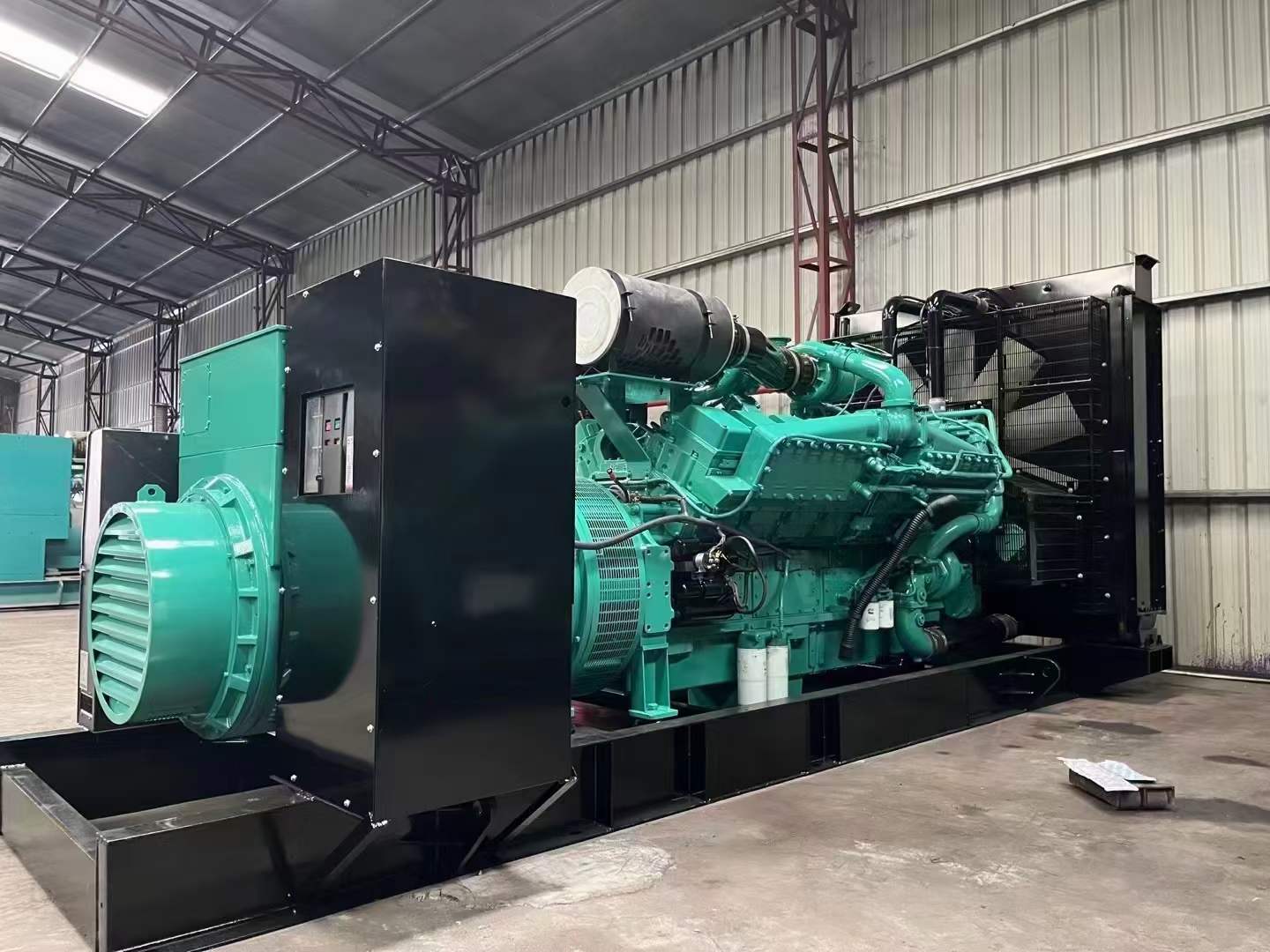 翠屏如何降低 800kW 柴油发电机输出电流的波动？