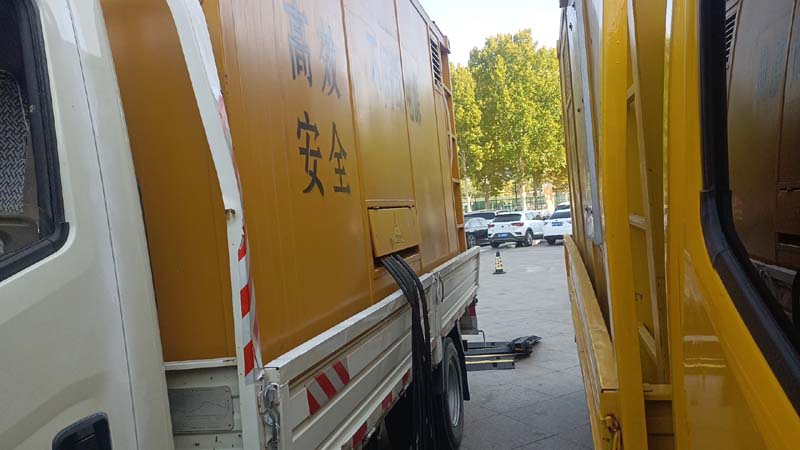 翠屏如何判断柴油发电机组和UPS电源的切换时间是否符合要求？