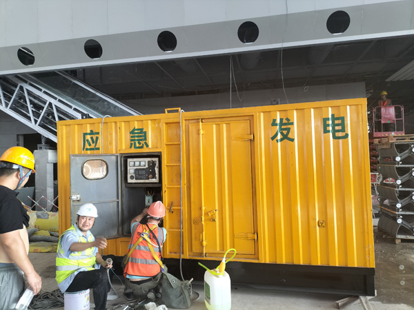 翠屏怎样判断空气滤清器是否需要更换？